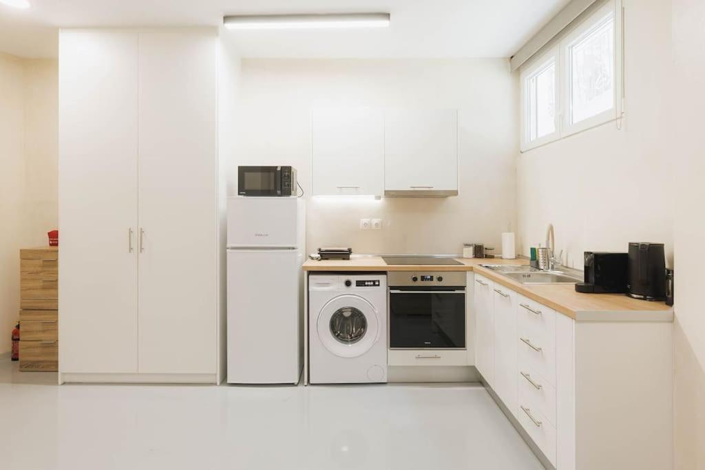 Modern Hiding Place In The Heart Of เอเธนส์ ภายนอก รูปภาพ