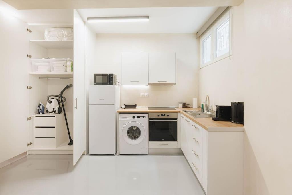 Modern Hiding Place In The Heart Of เอเธนส์ ภายนอก รูปภาพ